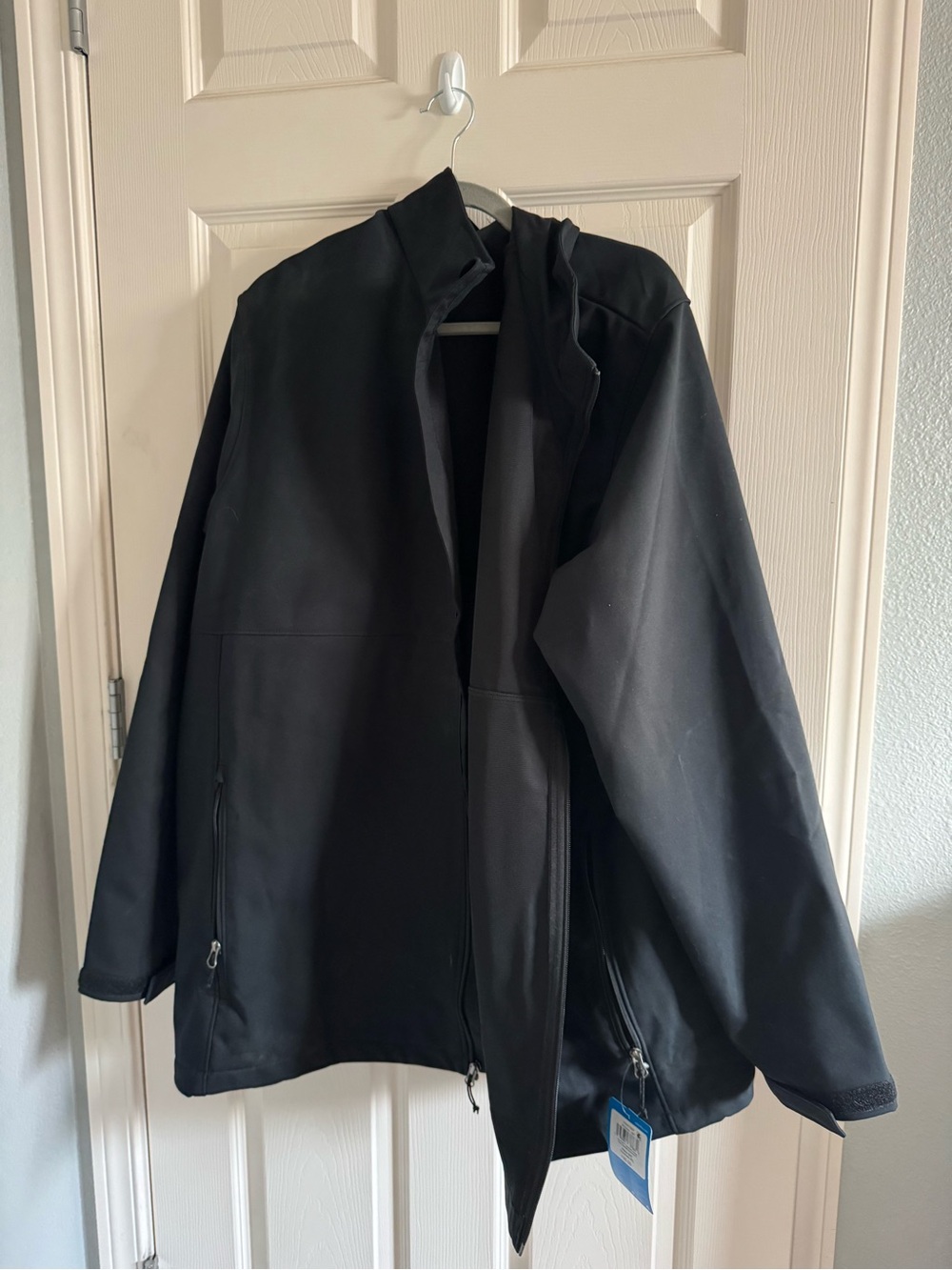 Columbia Men's Black Softshell Jacket